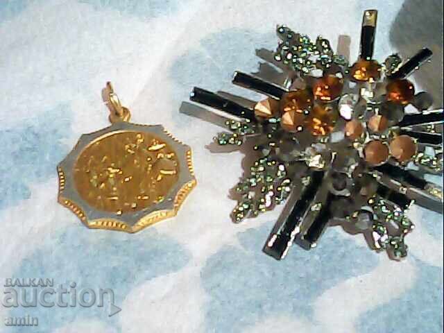 Beautiful silver-plated brooch and pendant Beautiful silver-plated brooch and pendant