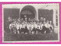 С317525 / Снимка Пирдоп 1961  1 Май Главната трибуна в града