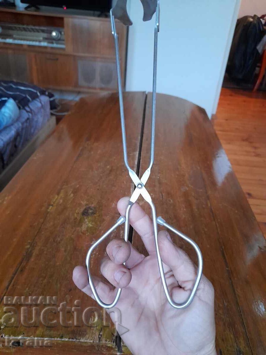 Licitație Clești vechi, un dispozitiv pentru îndepărtarea borcanelor Licitație Clești vechi, un dispozitiv pentru îndepărtarea borcanelor