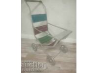 Παλιό καροτσάκι κούκλας αλουμινίου