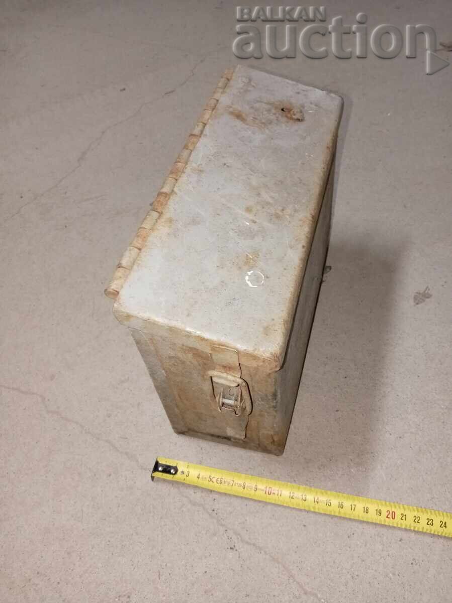 военна кутия за инструменти сандъче WW2 WWII с цена € 31.00 | 60.63 лв. военна кутия за инструменти сандъче WW2 WWII с цена € 31.00 | 60.63 лв.