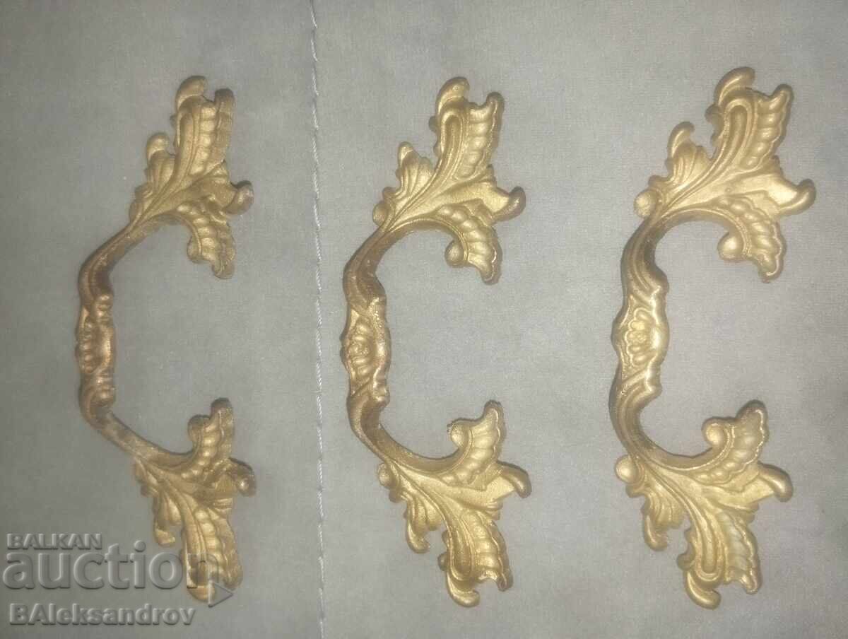 Стари мебелни дръжки с цена € 18.60 | 36.38 лв.