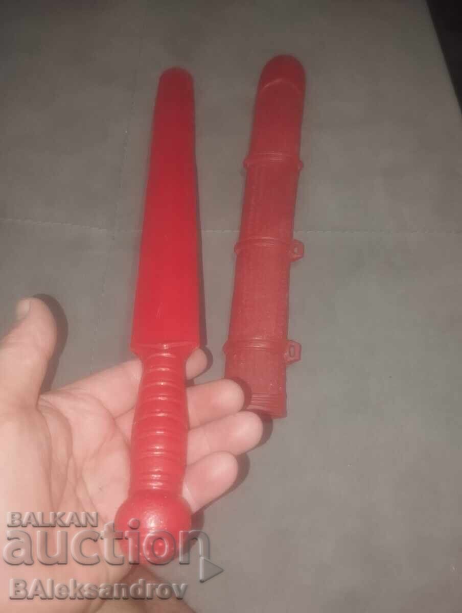 Licitație Jucărie din epoca comunistă, sabie de cavaler (han) Licitație Jucărie din epoca comunistă, sabie de cavaler (han)