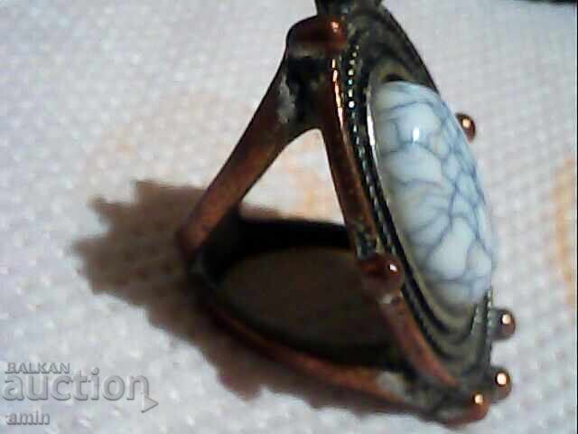 μαssivικό ασημένιο δαχτυλίδι με τιμή € 7.67 | 15.00 BGN