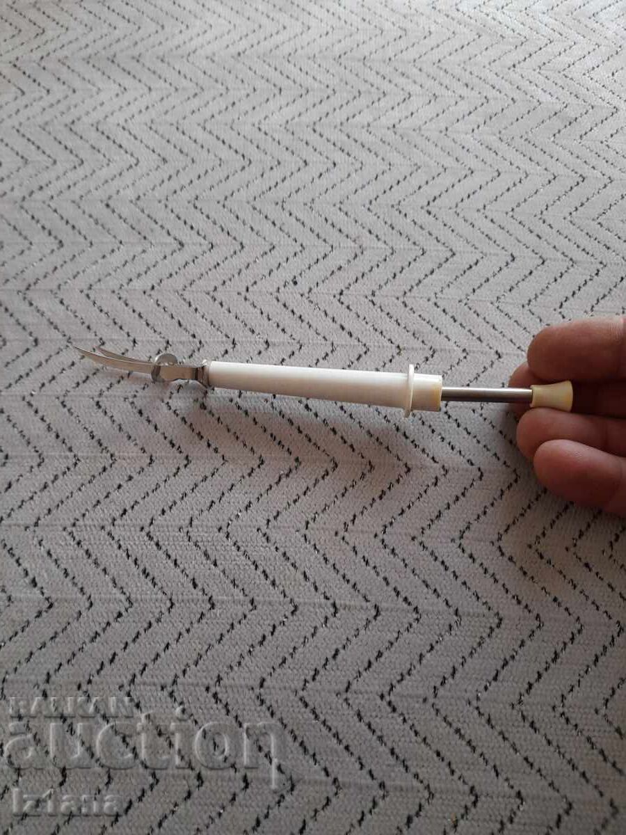 Παλιά μπάρα πιρούνι για σερβίρισμα με τιμή € 14.00 | 27.38 BGN