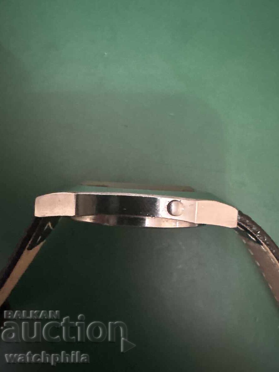 Доставка на Електроника 5 съветски мъжки часовник.Работи отлично. Доставка на Електроника 5 съветски мъжки часовник.Работи отлично.