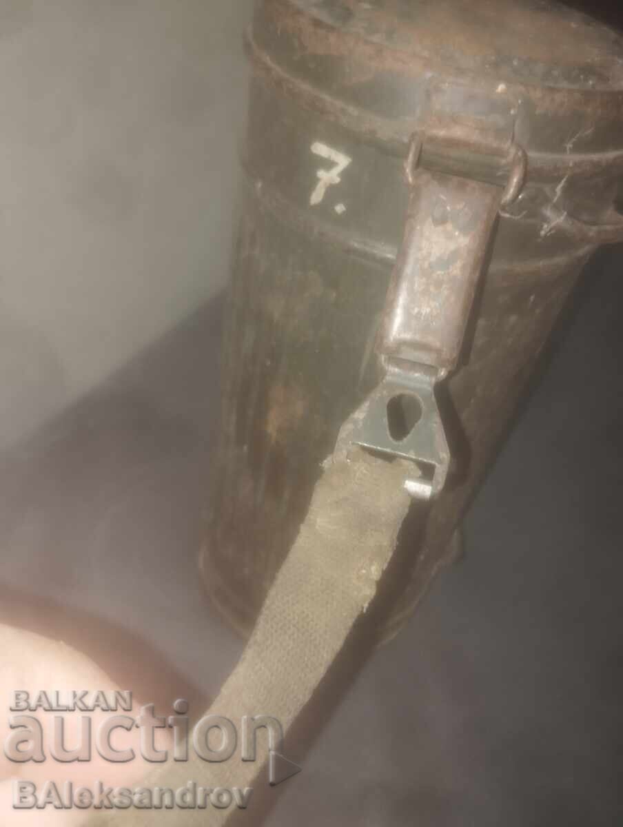 Παράδοση Παλιό μεταλλικό κουτί από μάσκα αερίου