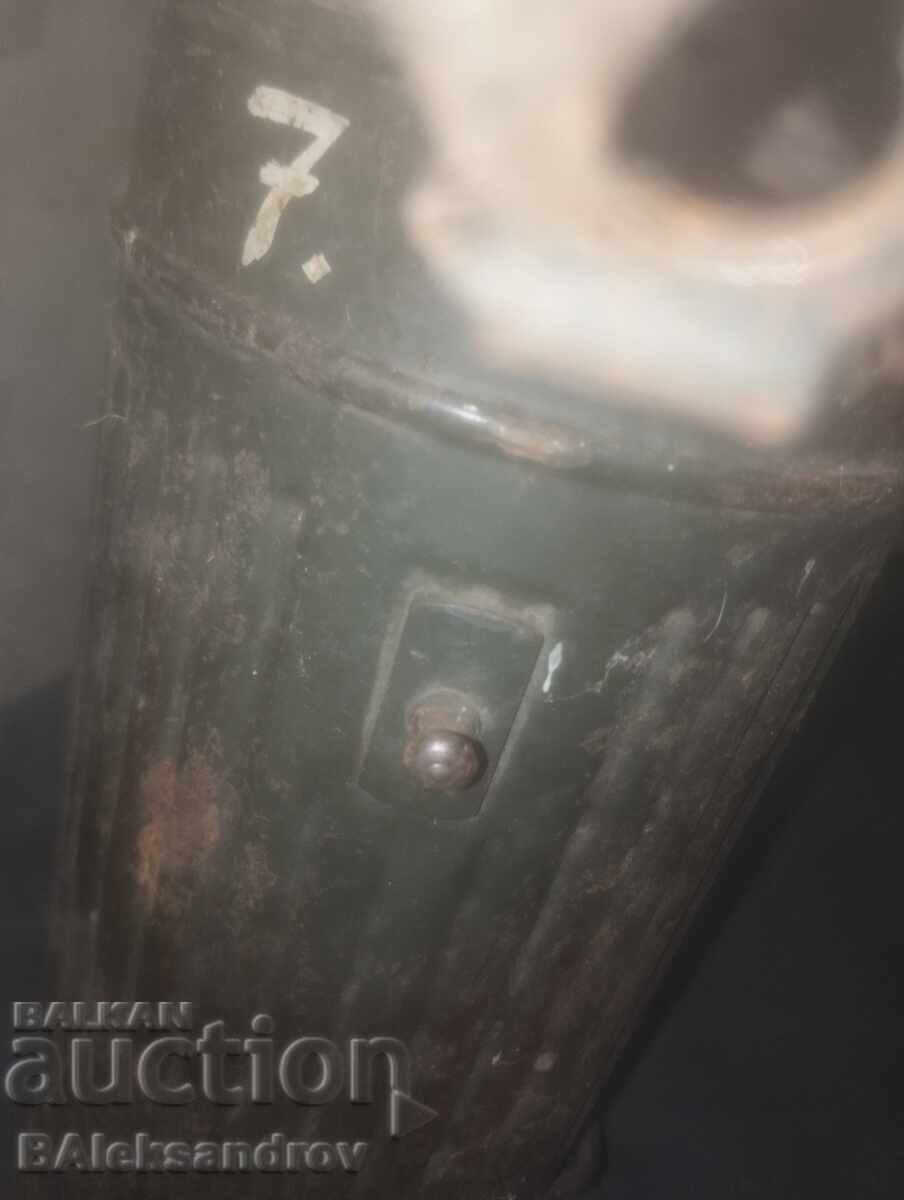 Παλιό μεταλλικό κουτί από μάσκα αερίου - 5