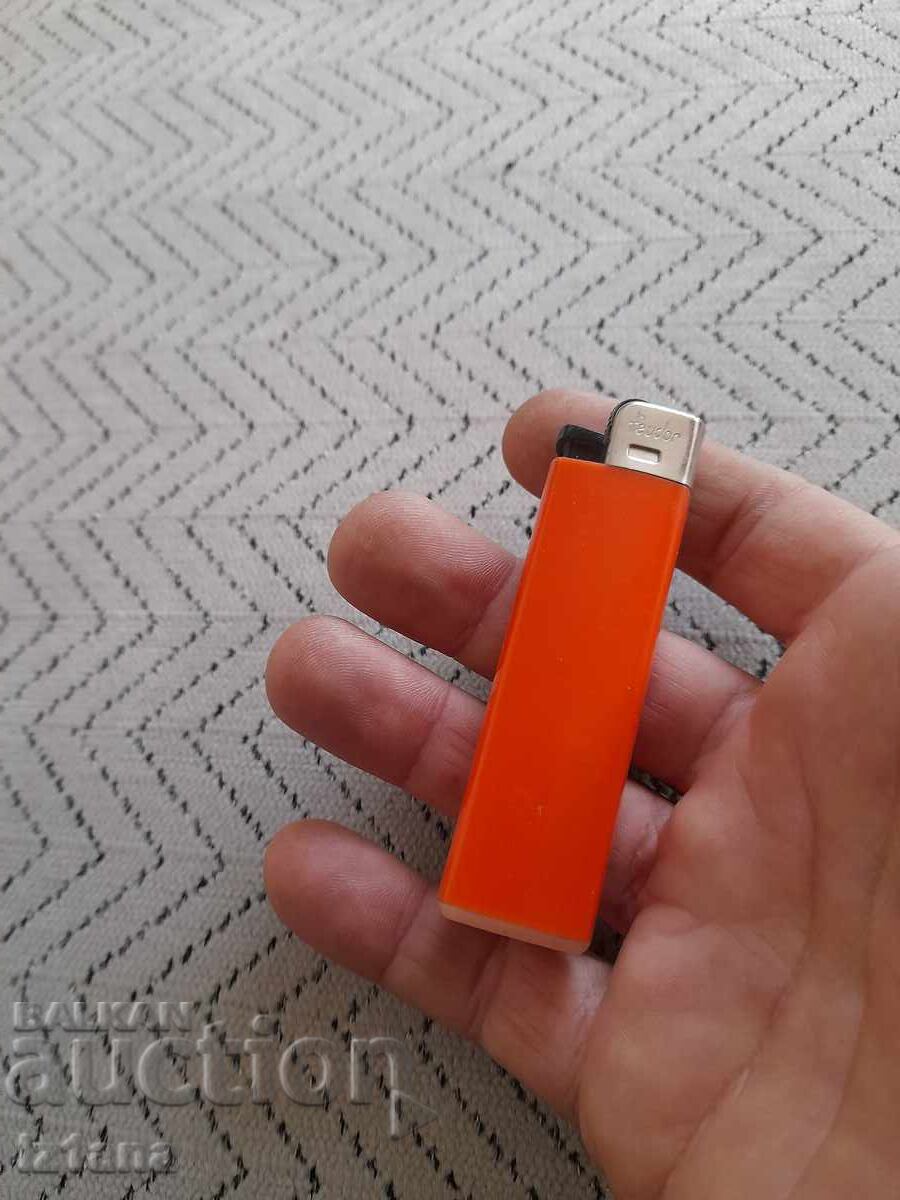 Brichetă veche Feudor cu preț € 11.00 | 21.51 BGN Brichetă veche Feudor cu preț € 11.00 | 21.51 BGN