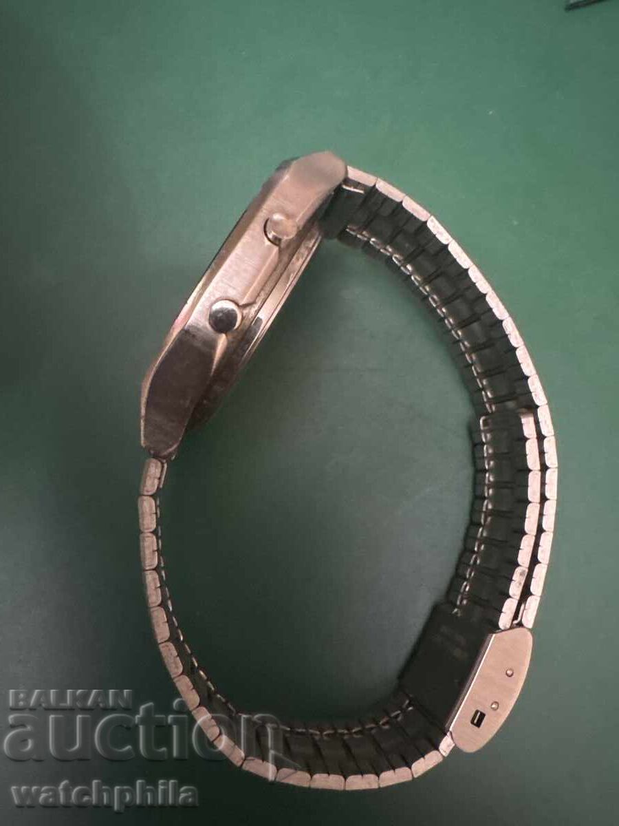 Доставка на Etic LCD рядък мъжки часовник. Отлично състояние. Доставка на Etic LCD рядък мъжки часовник. Отлично състояние.