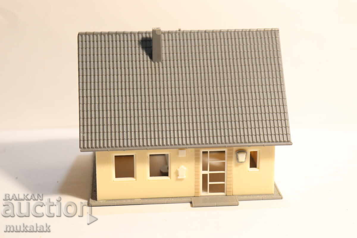 Аукцион FALLER? KIBRI?  H0 1/87  СГРАДА  КЪЩА ГАРАЖ ВАГОН  ВЛАК  ЖП