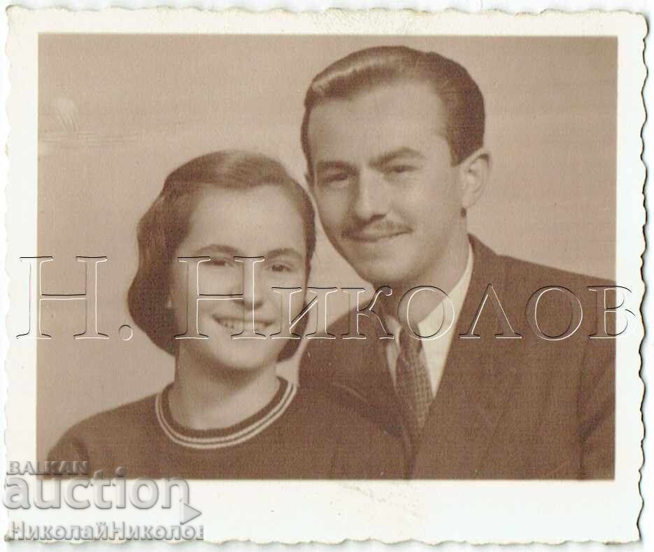 1941 МАЛКА СТАРА СНИМКА ЛОМ СЕМЕЙНА СНИМКА Е748 1941 МАЛКА СТАРА СНИМКА ЛОМ СЕМЕЙНА СНИМКА Е748