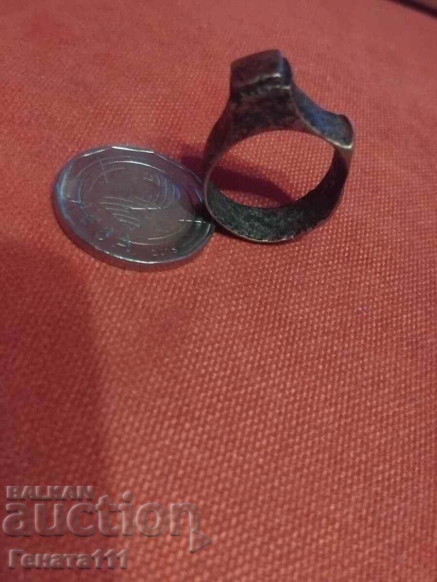Licitație Inel vechi bronz alamă