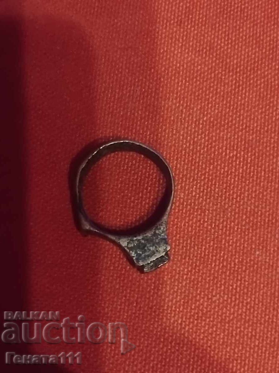 Livrarea Inel vechi bronz alamă