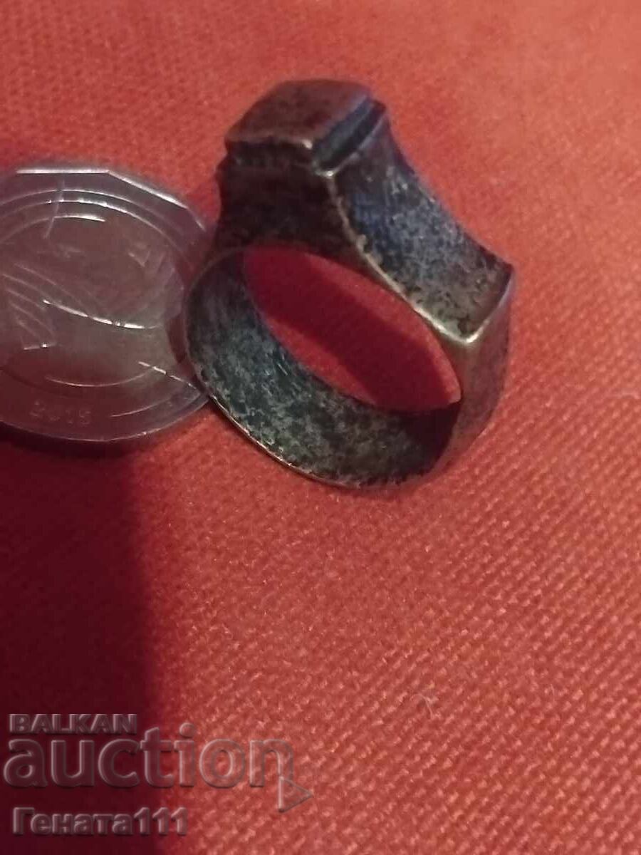 Inel vechi bronz alamă