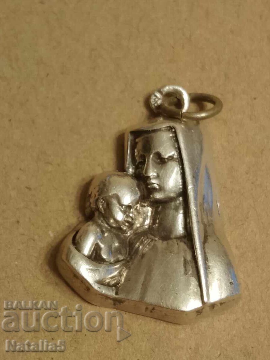 Сребърно медальонче