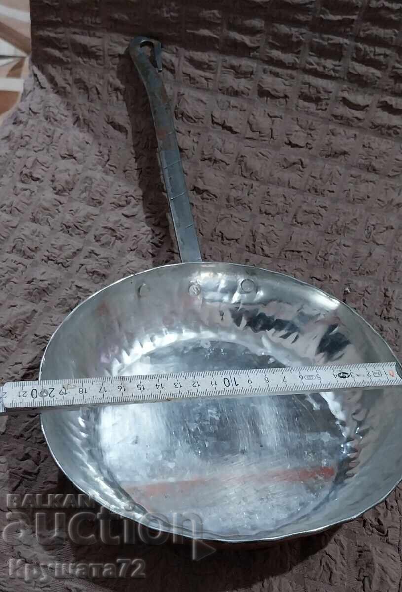 Бакърен тиган...