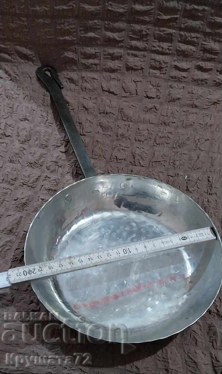 Бакърен тиган...