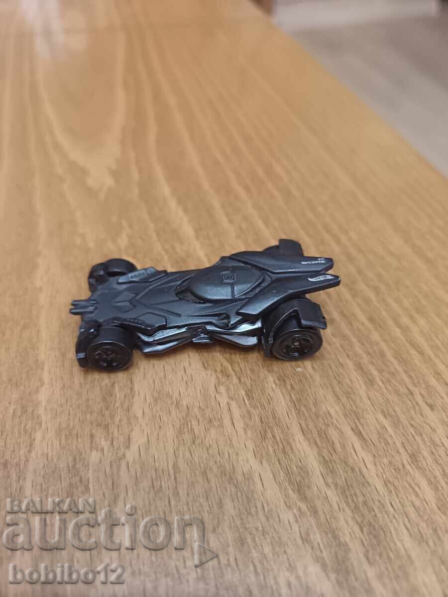 Auction  Hot Wheels Batmobile - 2015