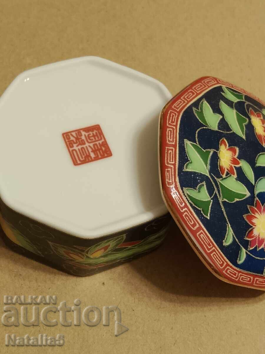 Cutie de bijuterii din portelan cu preț € 0.01 | 0.02 BGN