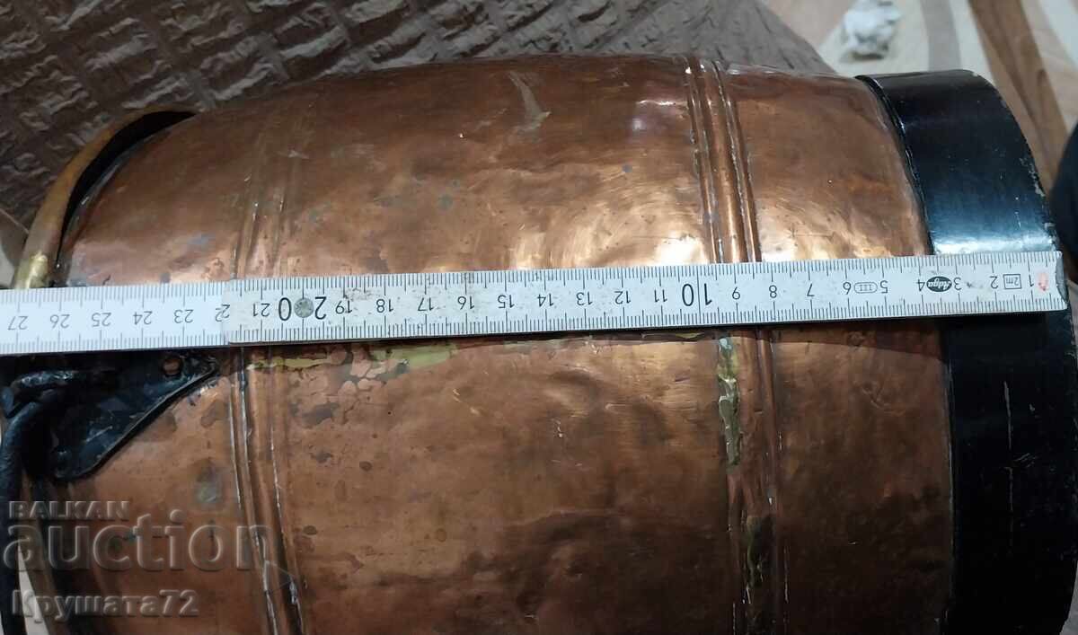 Licitație Găleată de cupru în formă de butoi