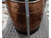 Медна кофа с форма на буре.