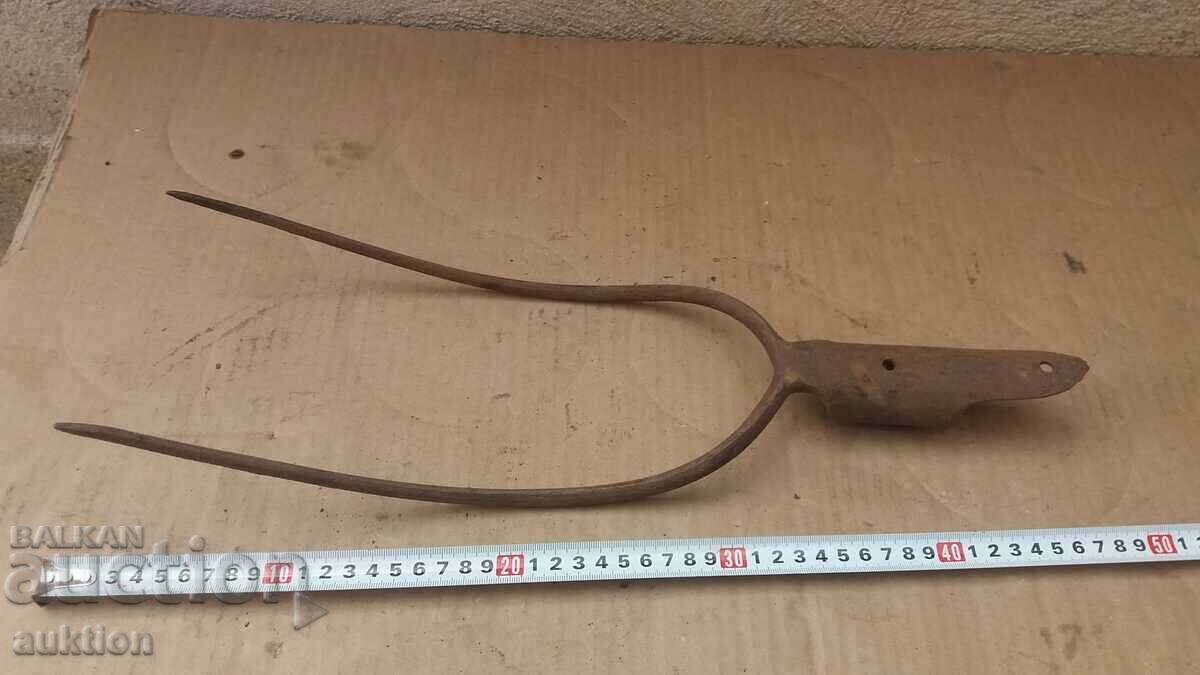 КОВАНА ВЪЗРОЖДЕНСКА ВИЛА - ИНСТРУМЕНТ