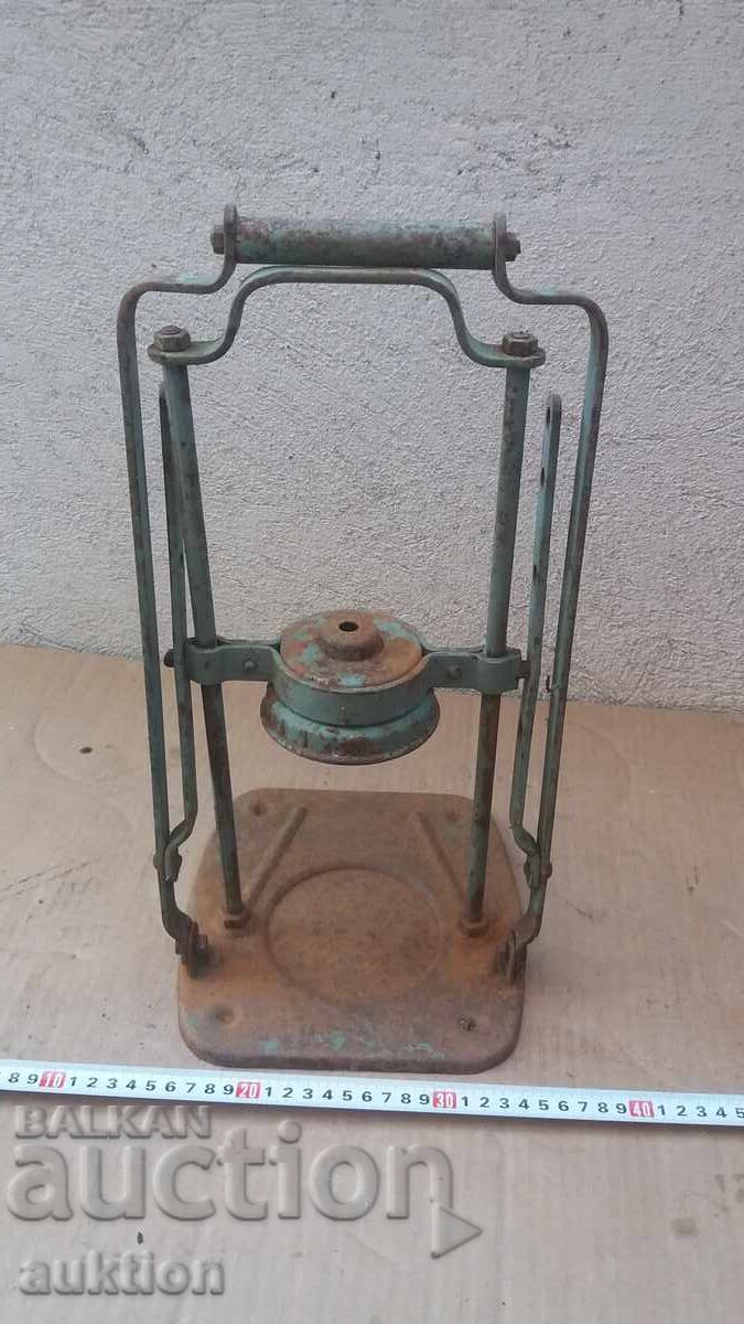 Livrarea MAȘINĂ DE ÎNCHIS BORCANE - EXCELENTĂ