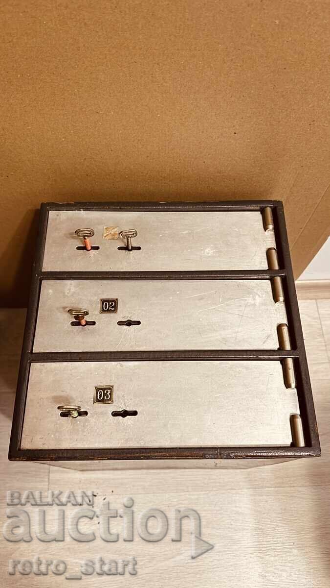 Θυρίδα για αξίες και έγγραφα από τραπεζική θυρίδα με τιμή € 180.00 | 352.05 BGN