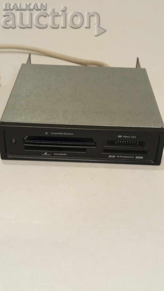 Четец за карти за компютър с цена € 2.00 | 3.91 лв.