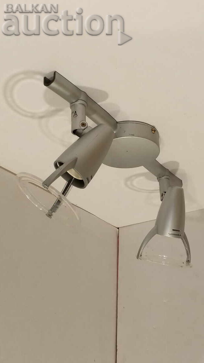 Аукцион Лампа за таван от пластмаса Аукцион Лампа за таван от пластмаса