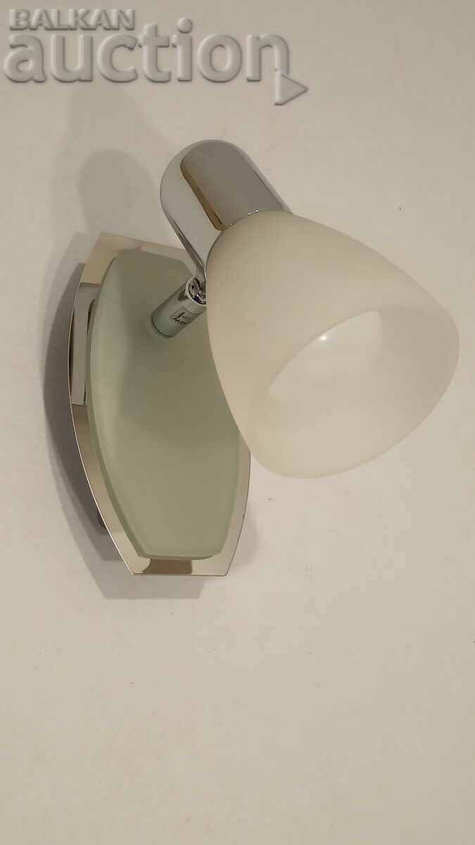 Lampă de perete Nouă cu preț € 6.00 | 11.73 BGN