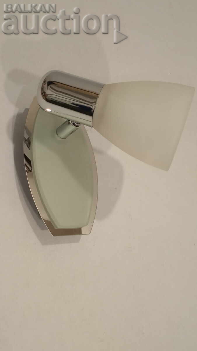 Lampă de perete Nouă