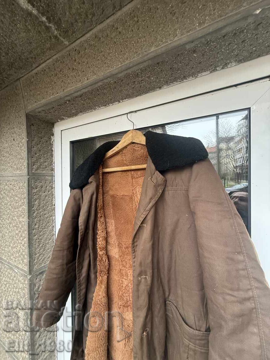 Γούνα με δέρμα προβάτου με τιμή € 12.00 | 23.47 BGN