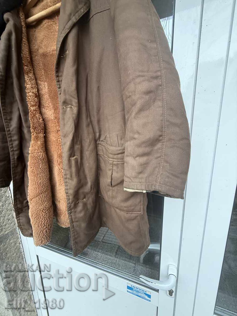 Δημοπρασία Γούνα με δέρμα προβάτου Δημοπρασία Γούνα με δέρμα προβάτου