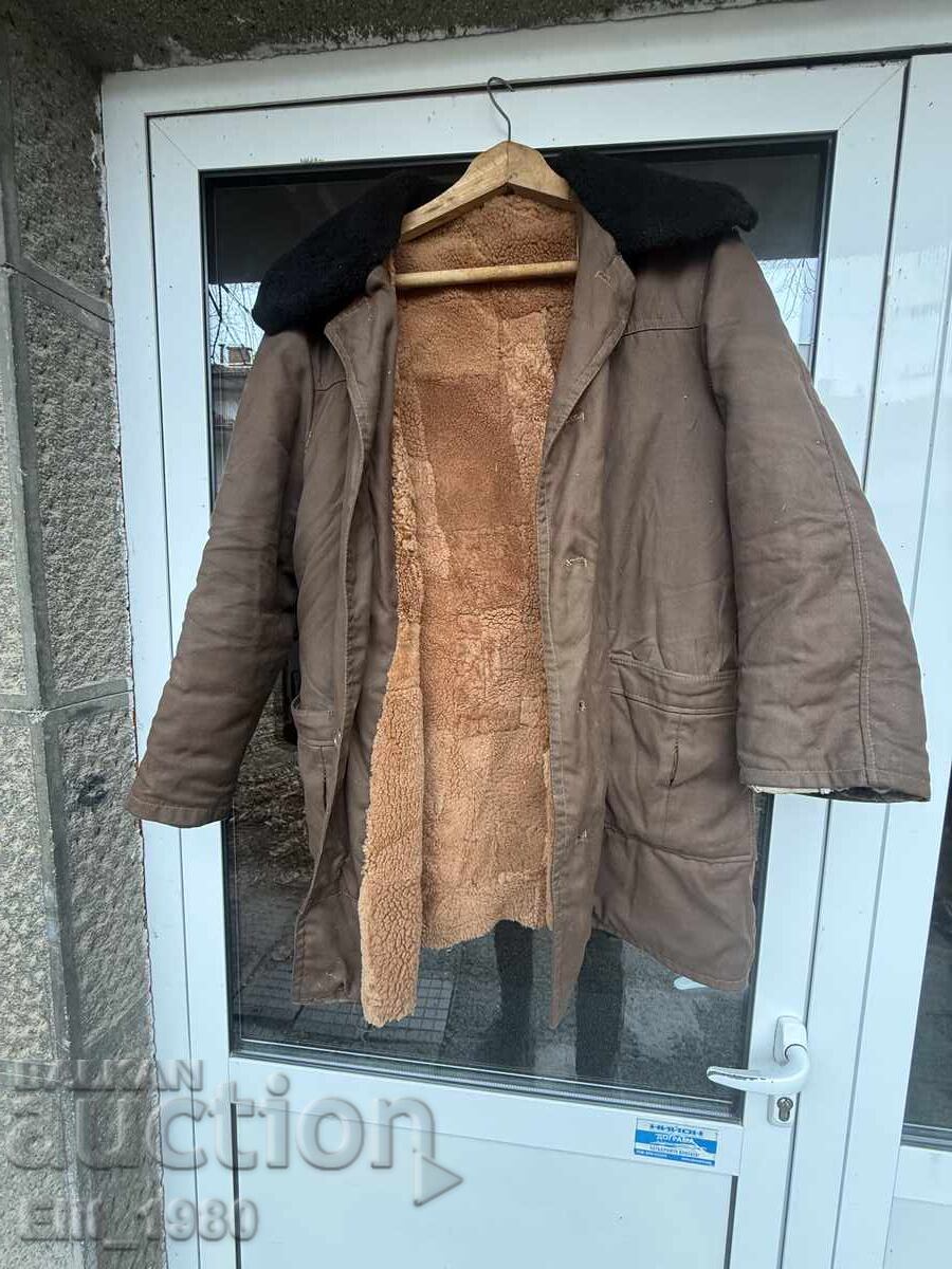 Γούνα με δέρμα προβάτου Γούνα με δέρμα προβάτου