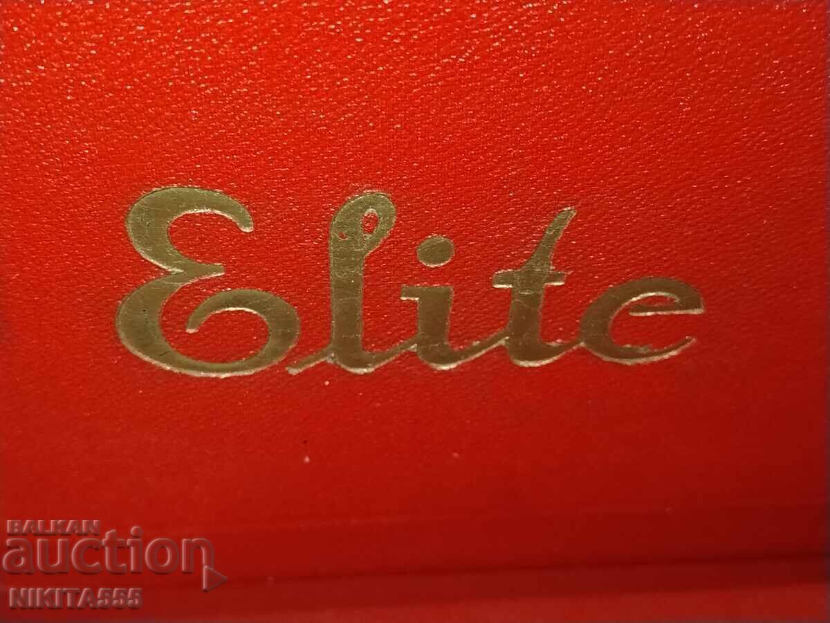 Pick-up portabil vechi cu manivelă ELITE - 5 Pick-up portabil vechi cu manivelă ELITE - 5