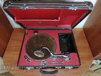 Παλιό φορητό γραμμόφωνο με μανιβέλα ELITE