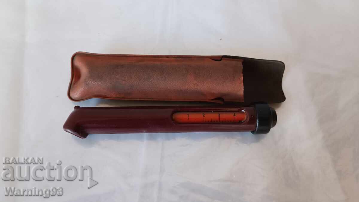 Manometru vechi din bachelită pentru anvelope - mașină retro - Becas Manometru vechi din bachelită pentru anvelope - mașină retro - Becas