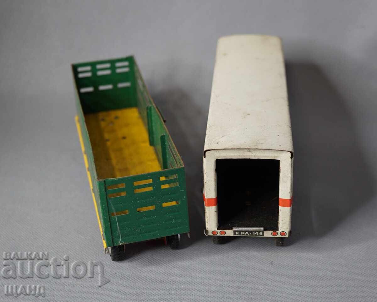 Παράδοση 2 Παλιά Γερμανικά μεταλλικά παιχνίδια ρυμουλκούμενο για φορτηγό