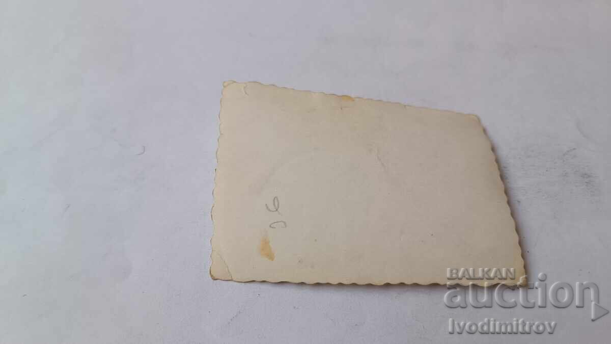 Снимка Момче в лодка за разходки в морето с цена € 0.74 | 1.45 лв. Снимка Момче в лодка за разходки в морето с цена € 0.74 | 1.45 лв.