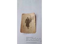 Снимка София Млада жена на разходка през зимата