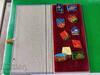 колекция стари Унгарски военни знаци значки в кутия