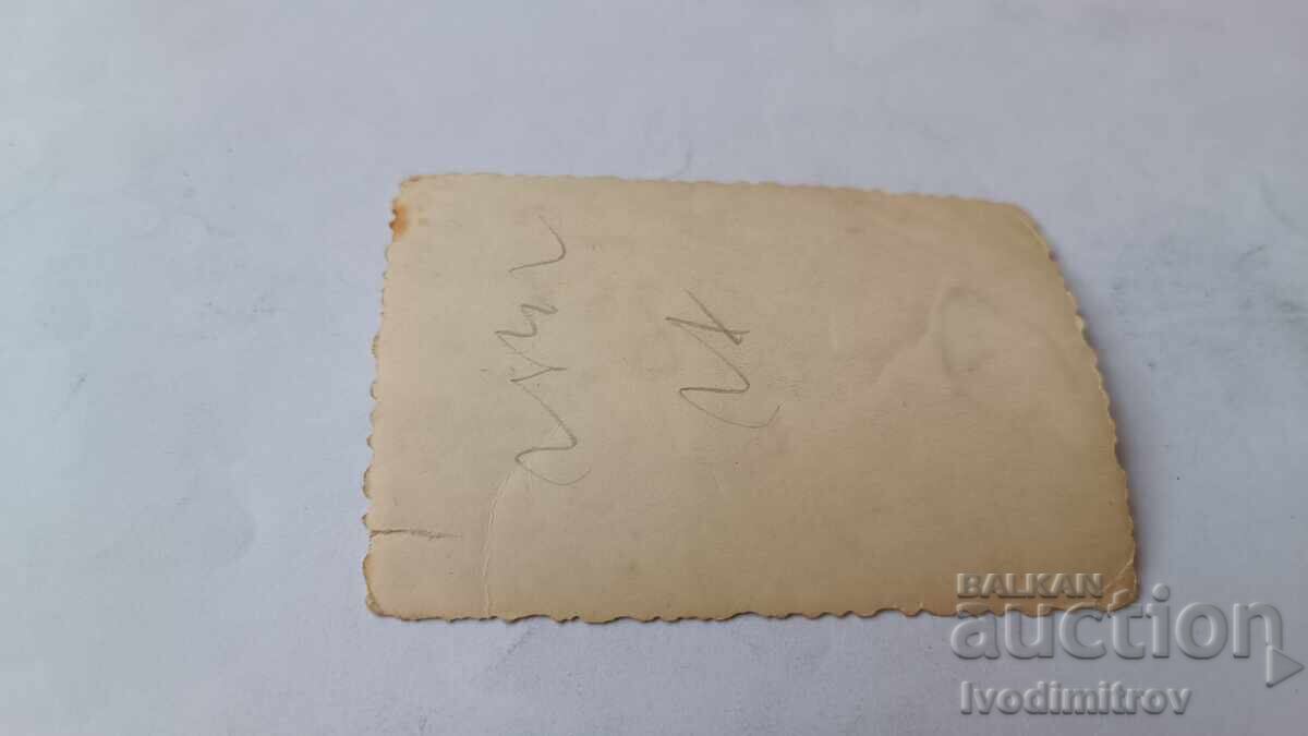 Снимка София Малко момиченце пред ЦУМ с цена € 0.97 | 1.90 лв. Снимка София Малко момиченце пред ЦУМ с цена € 0.97 | 1.90 лв.