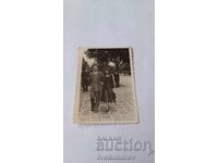 Снимка София Мъж и млада жена на разходка