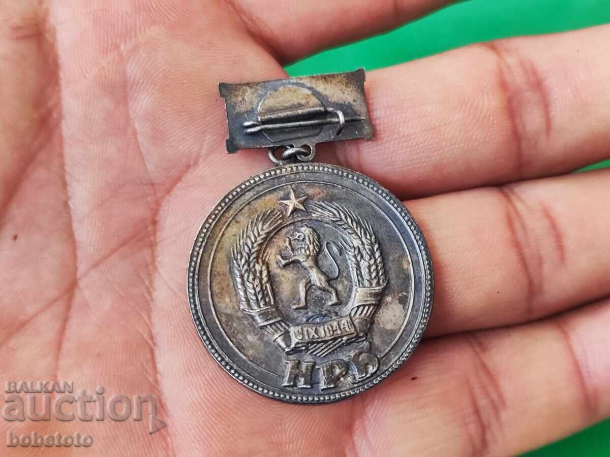 Licitație Ecuson pentru succes excelent și comportament exemplar