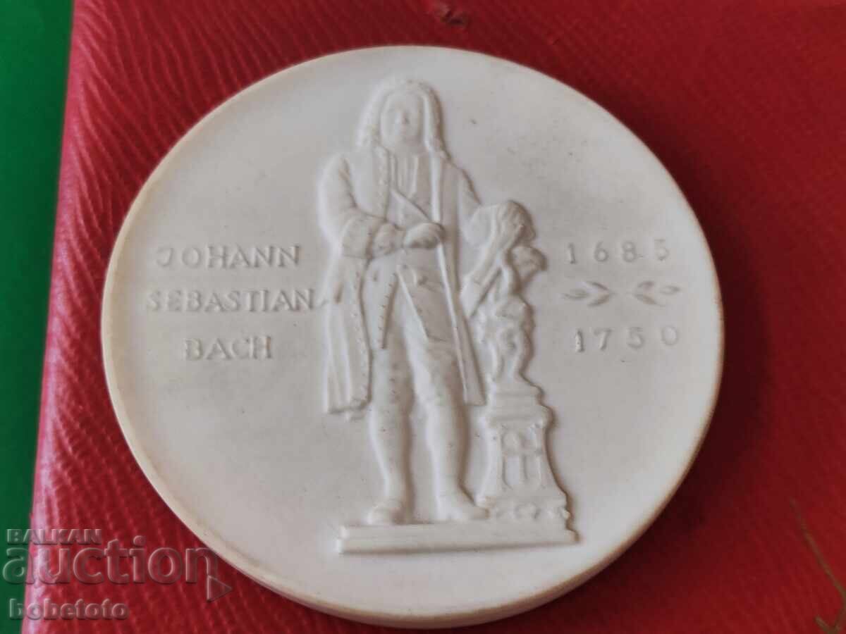 Licitație Plachetă de porțelan cu Johann Bach de Meissen Licitație Plachetă de porțelan cu Johann Bach de Meissen