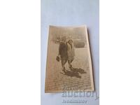 Снимка София Две млади момичета на разходка