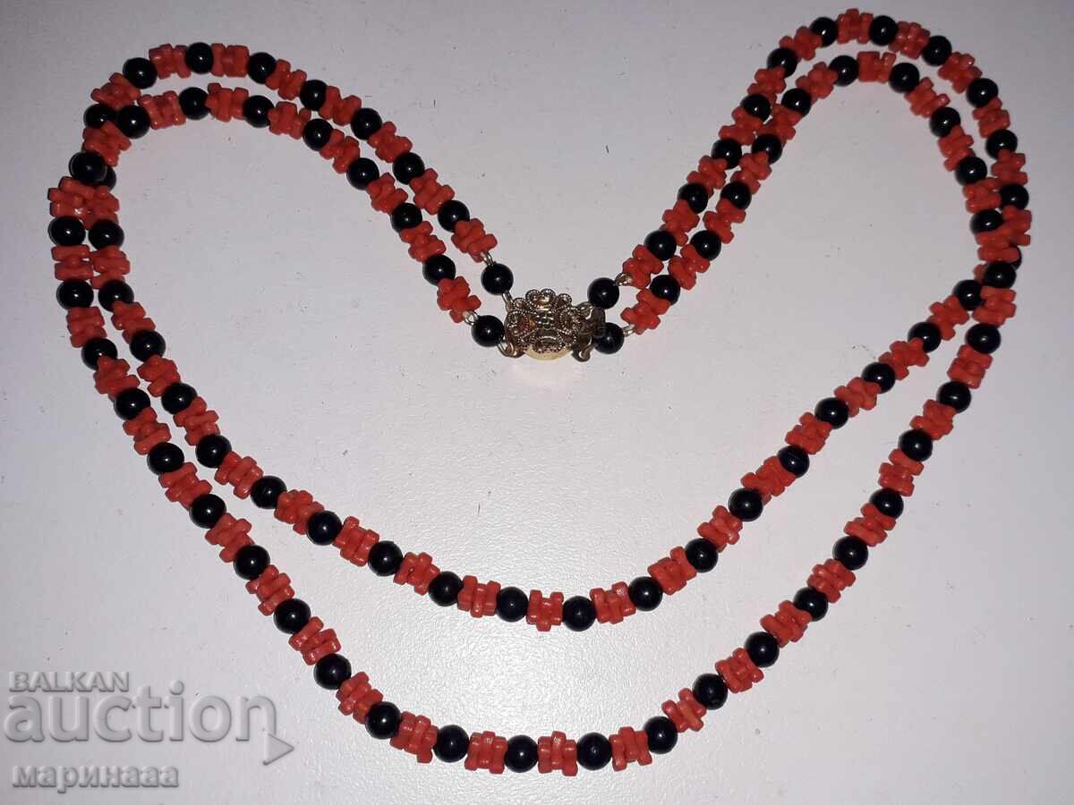Licitație COLIER VECHI CU DOUĂ RÂNDURI