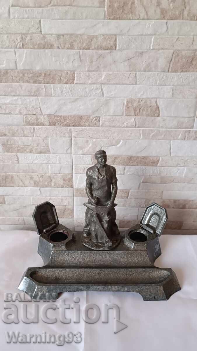 Vechi recipient de cerneală din epoca socialistă - Racho Kovacha cu preț € 65.00 | 127.13 BGN